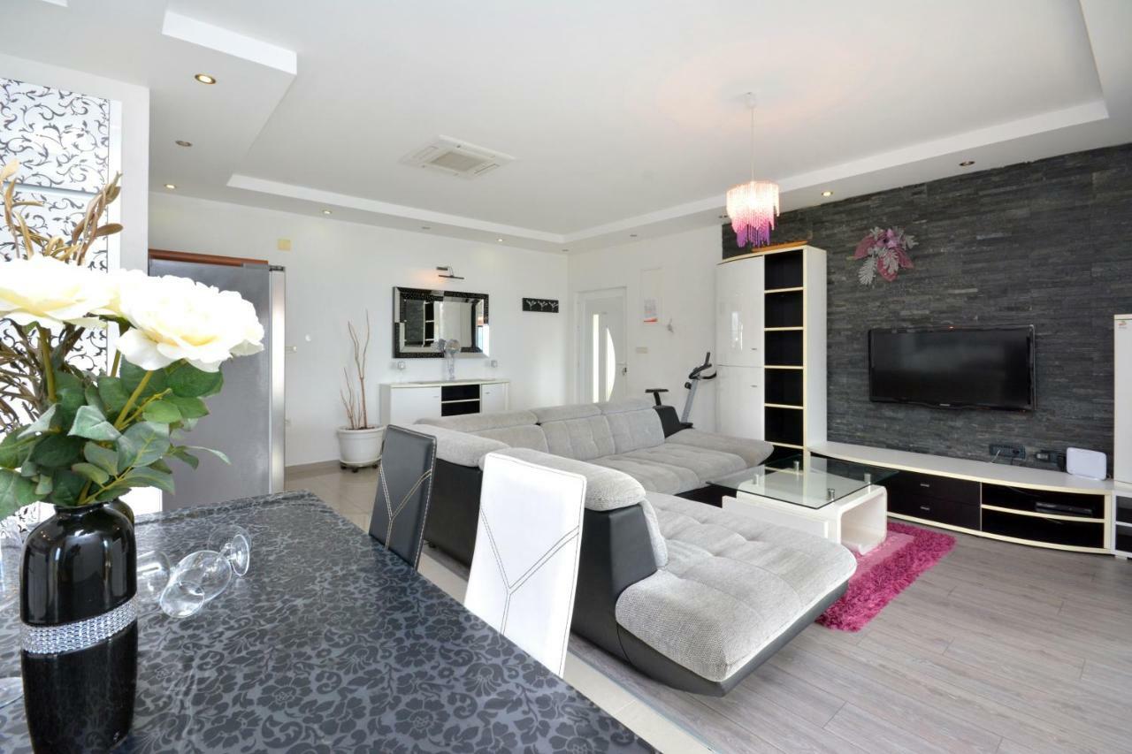 Beach Apartman Petra Podstrana Exterior foto